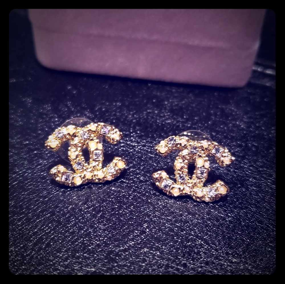 Vintage Coco classic crystal pearl earrings gold